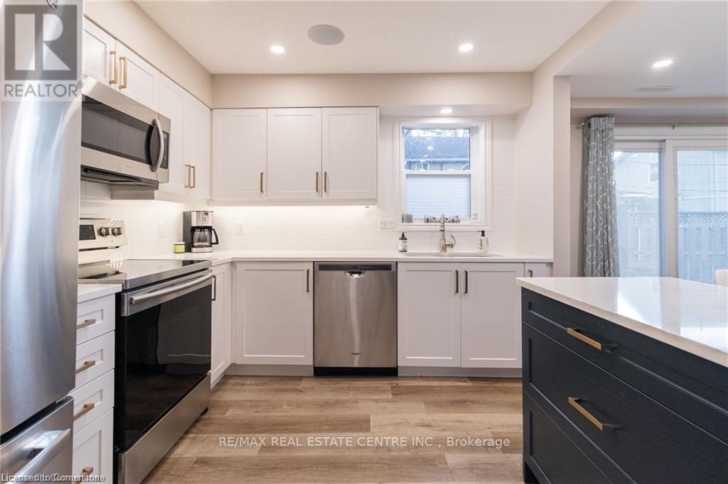 11 Dietrich Crescent, Lambton Shores, Ontario  N0M 1T0 - Photo 9 - X12988050