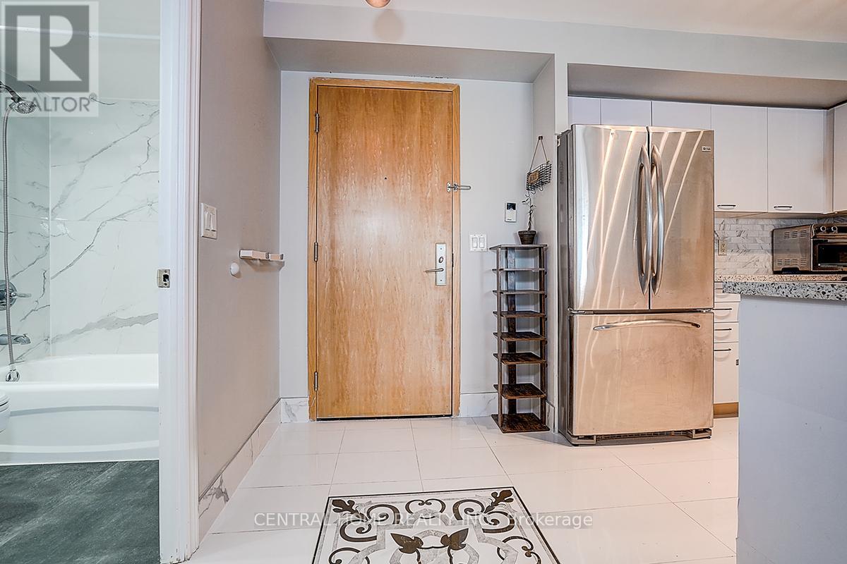 325 - 62 Suncrest Boulevard, Markham, Ontario  L3T 7Y6 - Photo 5 - N13001952