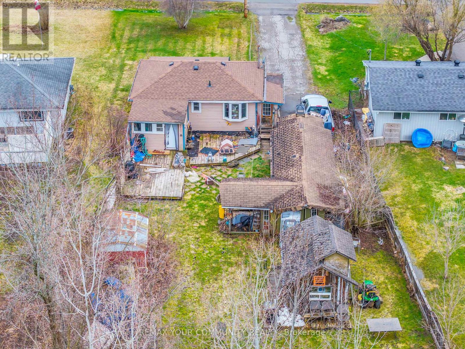 25 Grew Boulevard, Georgina, Ontario  L0E 1L0 - Photo 13 - N13001958