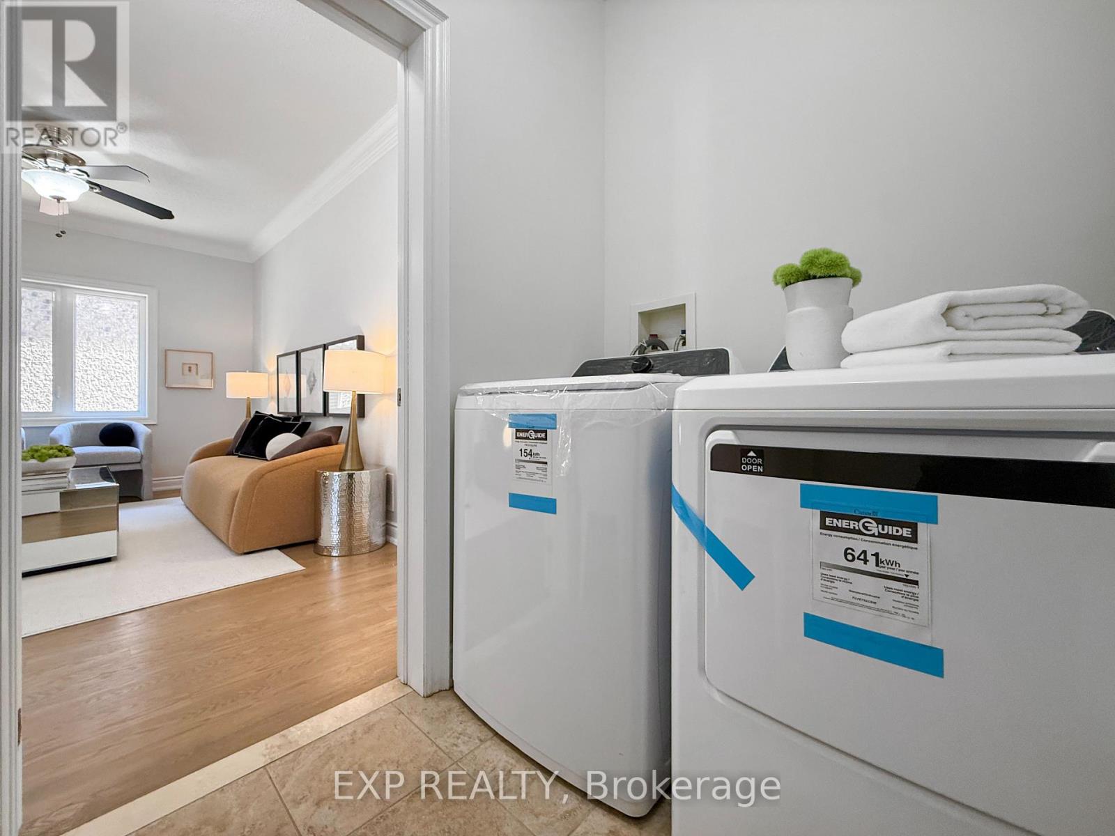 1082 Bob Scott Court, Newmarket, Ontario  L3X 3L7 - Photo 12 - N13001970