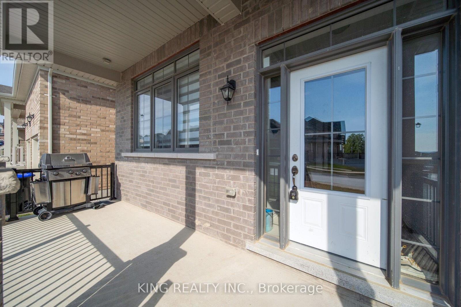 69 Lawrence D. Pridham Avenue, New Tecumseth, Ontario  L9R 0X4 - Photo 2 - N13001992