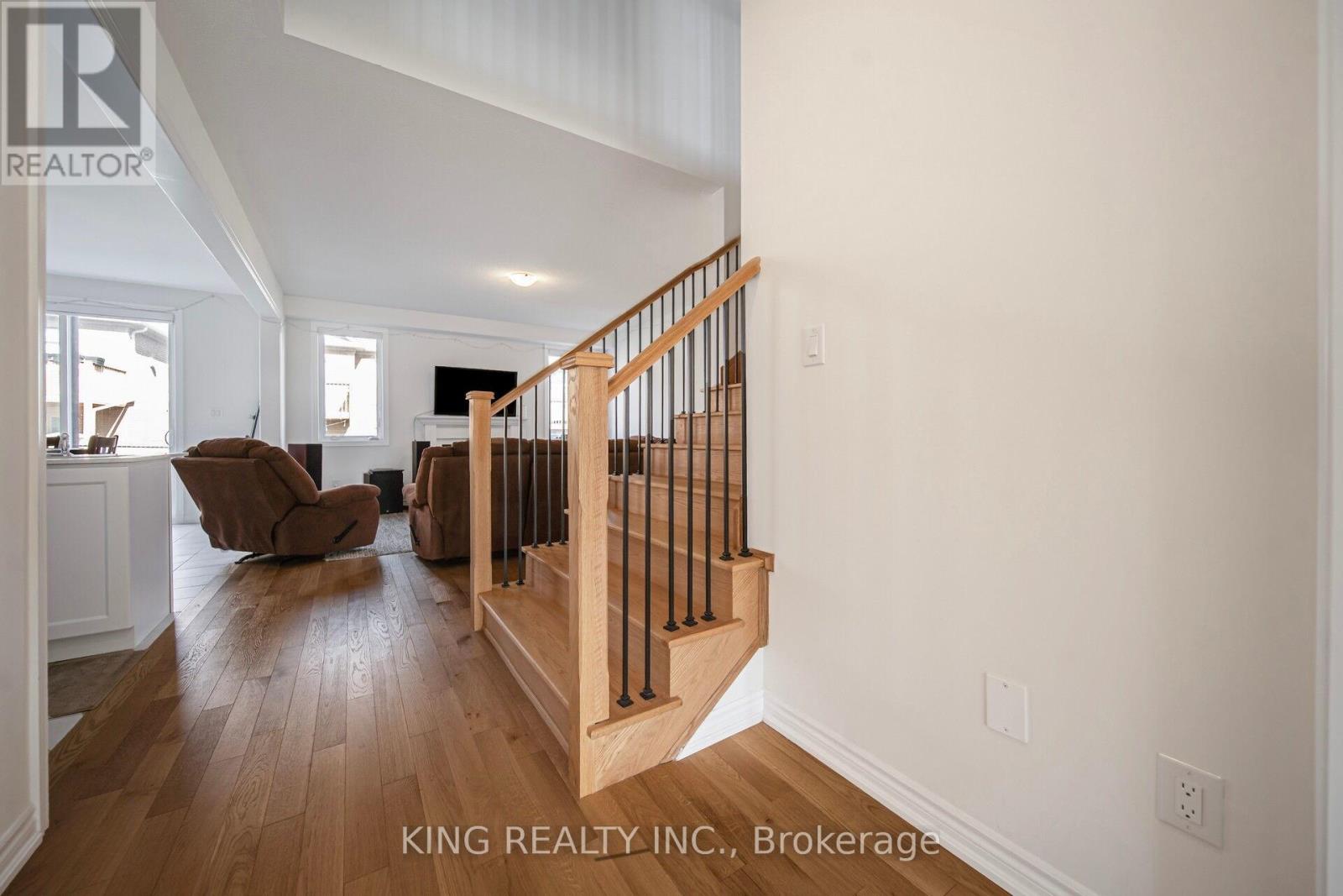 69 Lawrence D. Pridham Avenue, New Tecumseth, Ontario  L9R 0X4 - Photo 8 - N13001992