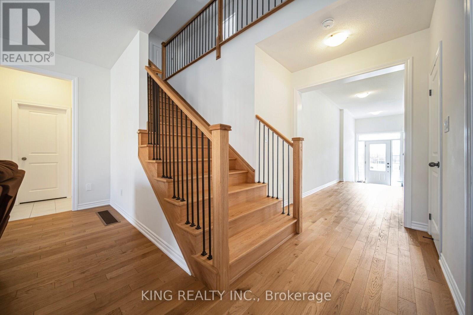 69 Lawrence D. Pridham Avenue, New Tecumseth, Ontario  L9R 0X4 - Photo 9 - N13001992