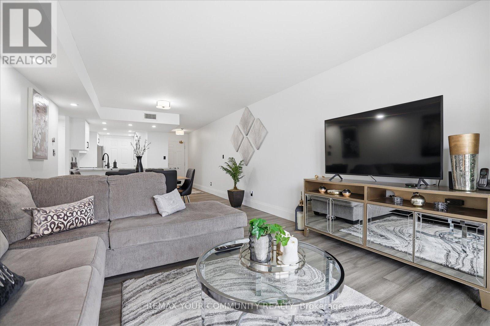 313 - 121 Woodbridge Avenue, Vaughan, Ontario L4L 9E3 - Photo 10 - N13002002