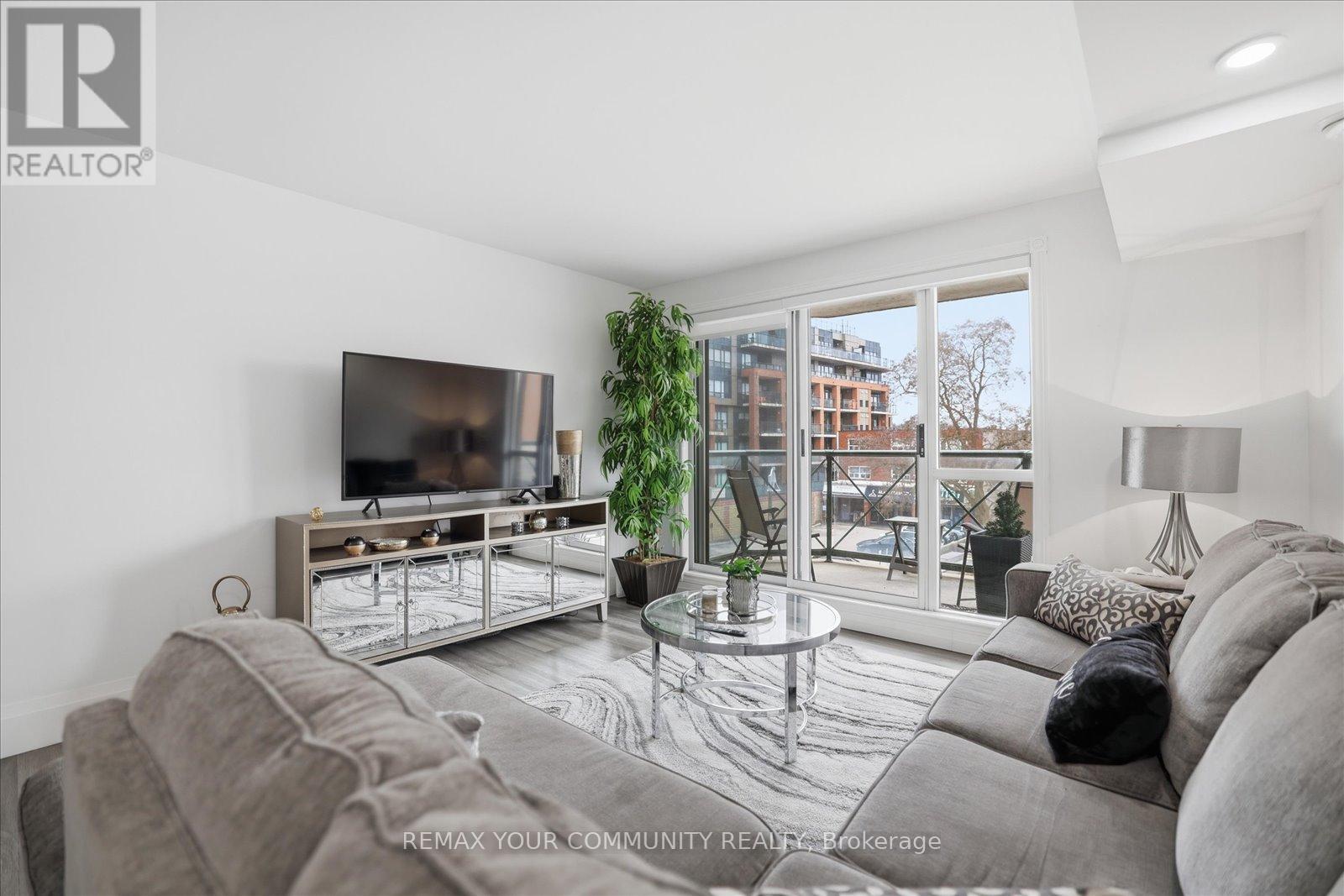 313 - 121 Woodbridge Avenue, Vaughan, Ontario L4L 9E3 - Photo 8 - N13002002