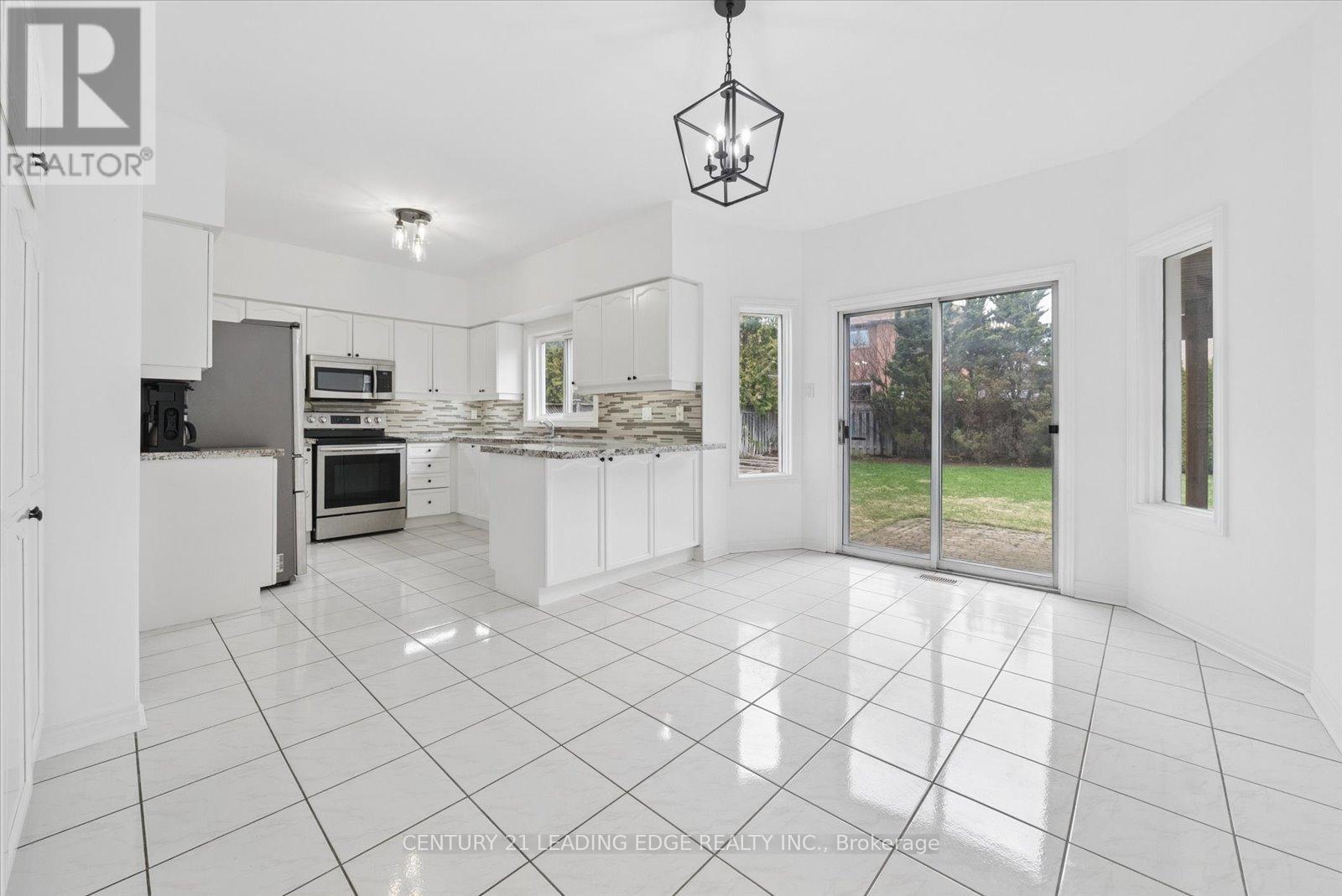 161 Shaftsbury Avenue, Richmond Hill, Ontario  L4C 0G2 - Photo 14 - N13002042