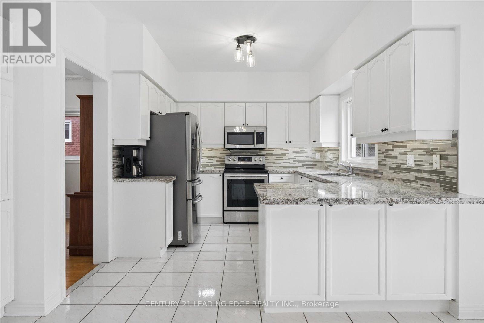 161 Shaftsbury Avenue, Richmond Hill, Ontario  L4C 0G2 - Photo 15 - N13002042