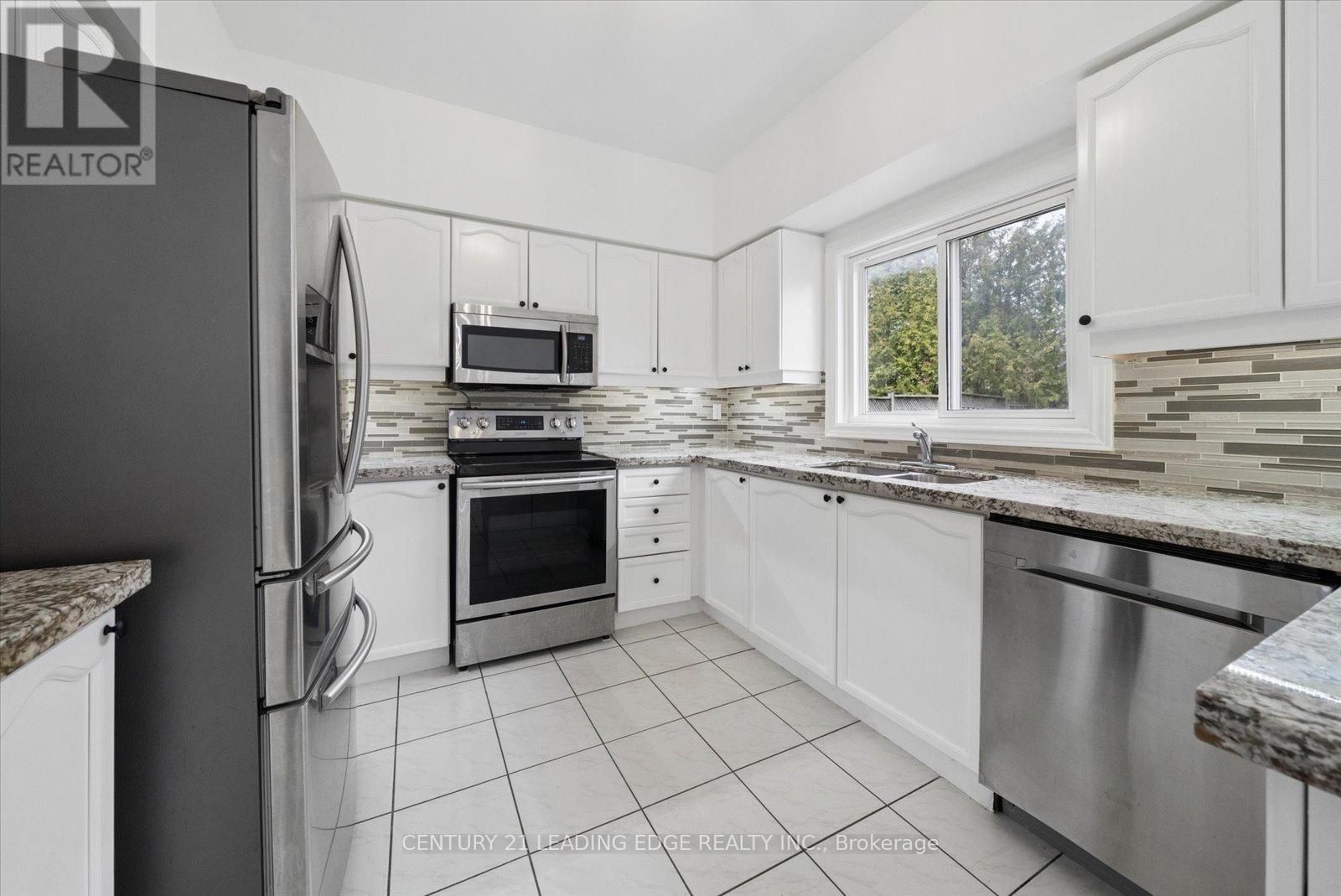 161 Shaftsbury Avenue, Richmond Hill, Ontario  L4C 0G2 - Photo 16 - N13002042