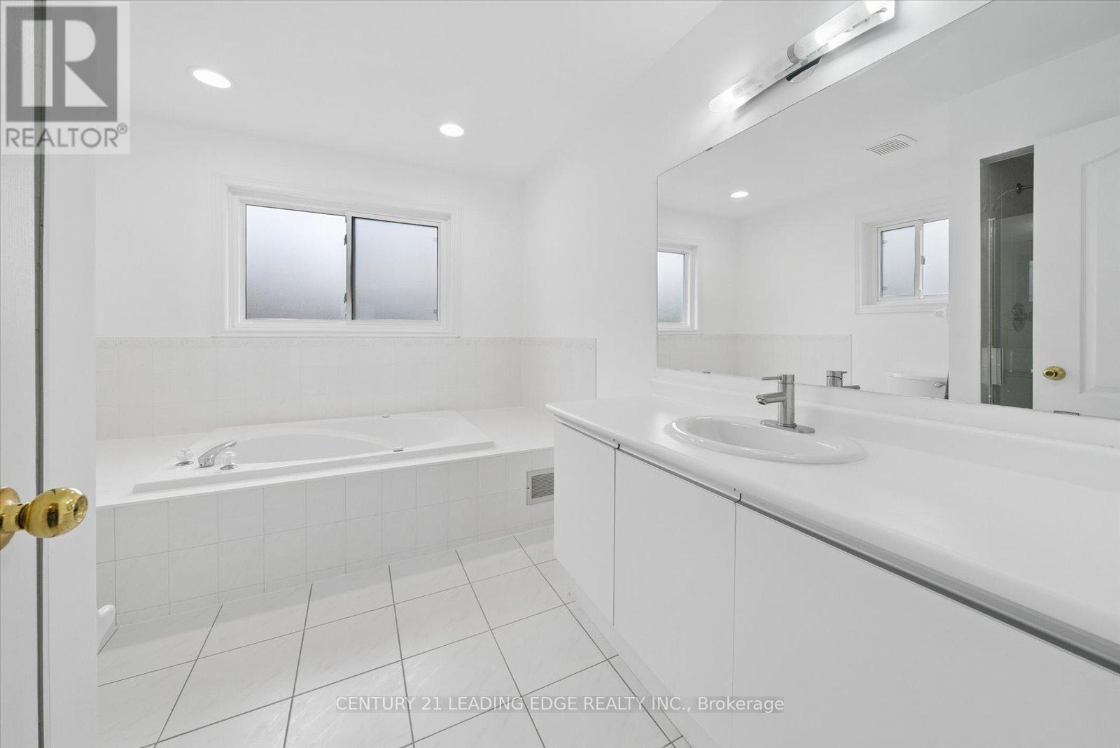 161 Shaftsbury Avenue, Richmond Hill, Ontario  L4C 0G2 - Photo 30 - N13002042