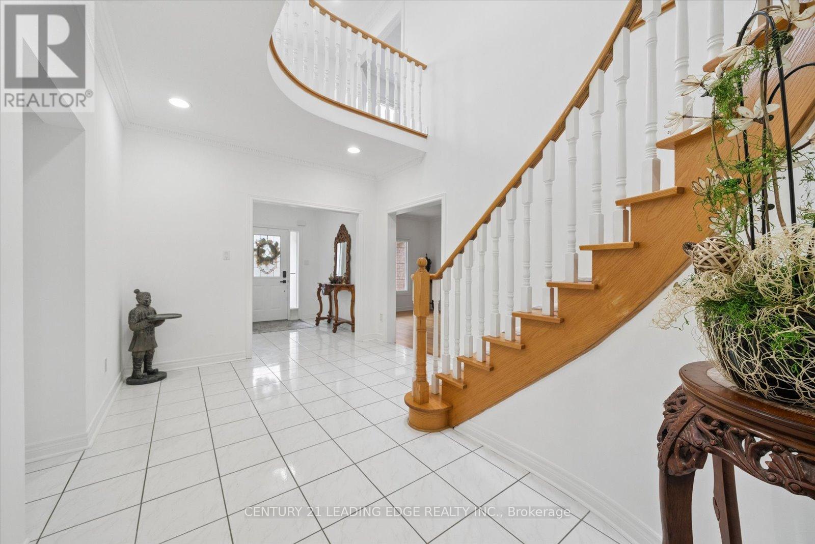 161 Shaftsbury Avenue, Richmond Hill, Ontario  L4C 0G2 - Photo 7 - N13002042