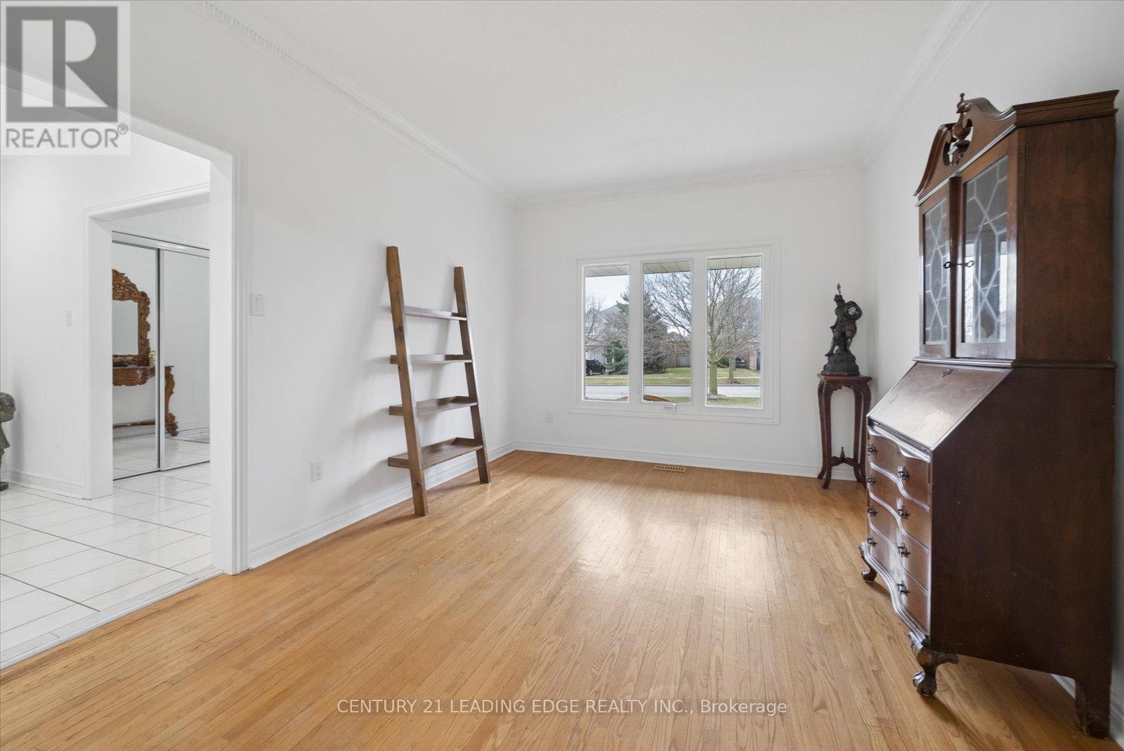 161 Shaftsbury Avenue, Richmond Hill, Ontario  L4C 0G2 - Photo 9 - N13002042