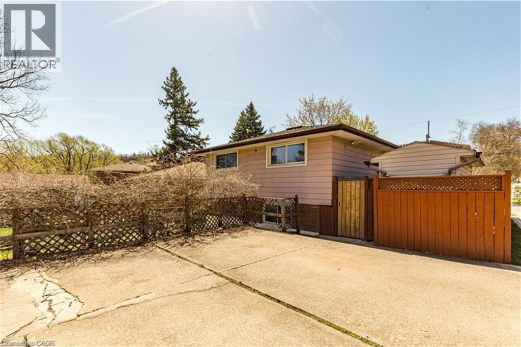 3 Veevers Drive Unit# B, Hamilton, Ontario  L8K 5P6 - Photo 15 - 40820027