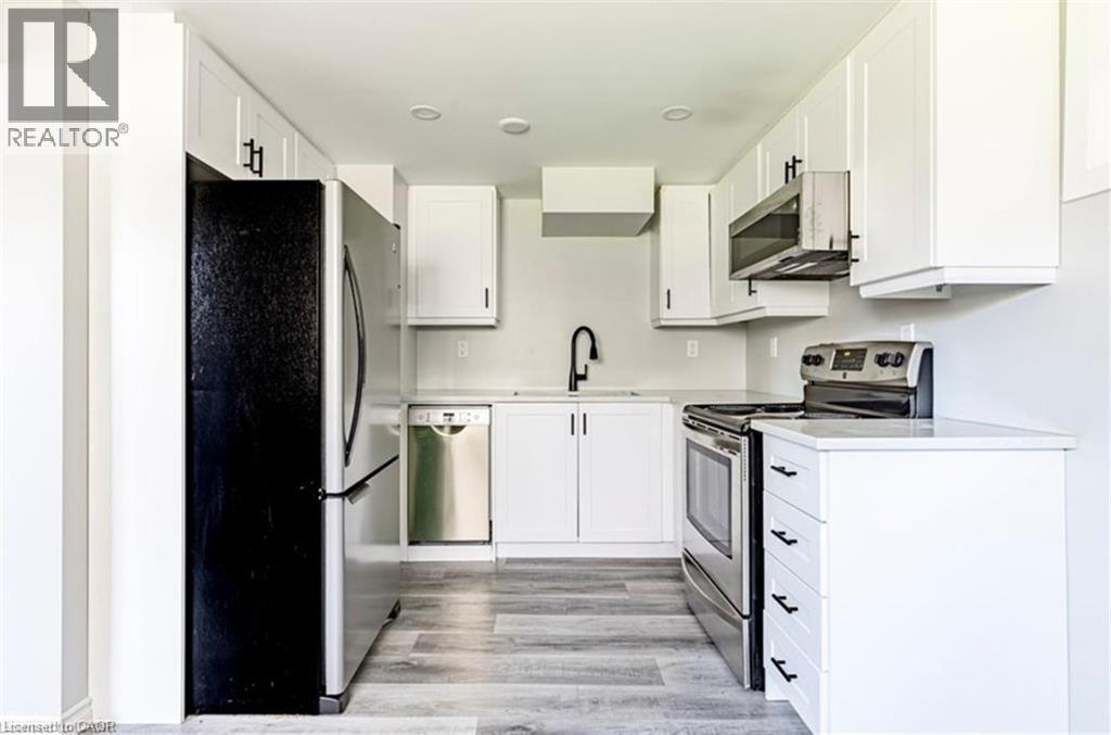 3 Veevers Drive Unit# B, Hamilton, Ontario  L8K 5P6 - Photo 5 - 40820027