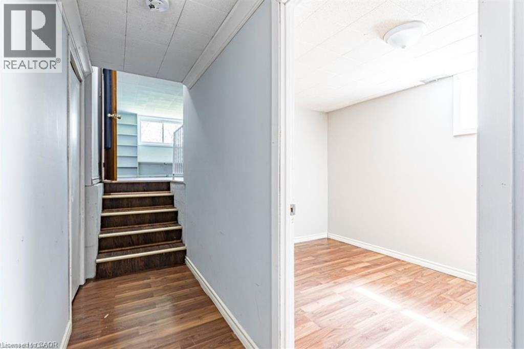 3 Veevers Drive Unit# B, Hamilton, Ontario  L8K 5P6 - Photo 9 - 40820027