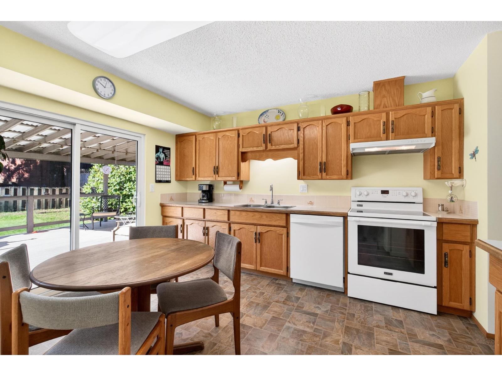 13908 80b Avenue, Surrey, British Columbia  V3W 9B4 - Photo 14 - R3111618