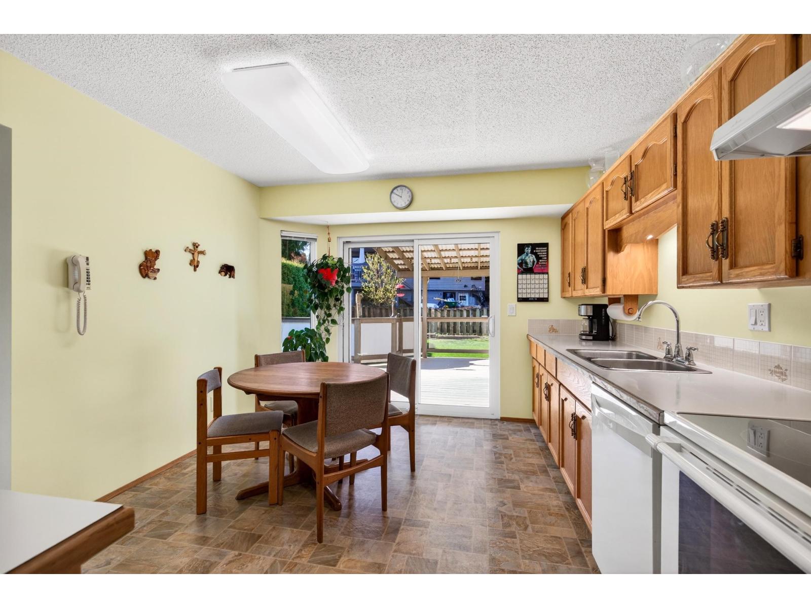 13908 80b Avenue, Surrey, British Columbia  V3W 9B4 - Photo 13 - R3111618