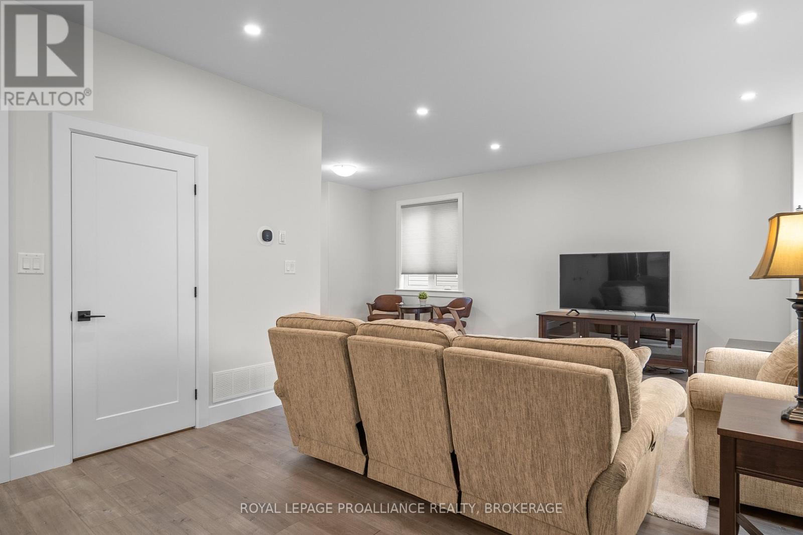 127 Brennan Crescent, Loyalist, Ontario  K0H 2H0 - Photo 12 - X13001892