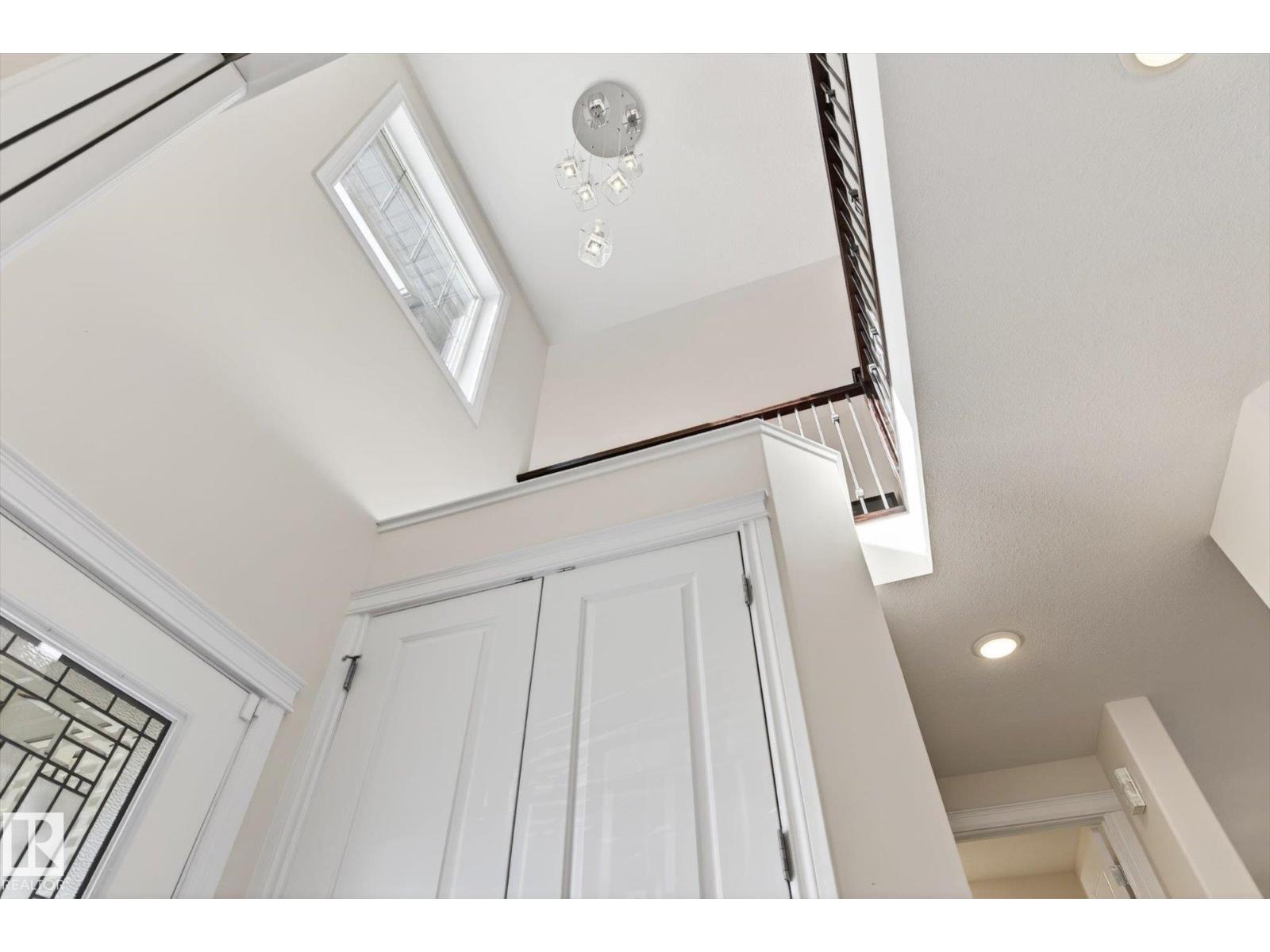 15856 13 Av Sw, Edmonton, Alberta  T6W 2N5 - Photo 5 - E4482356