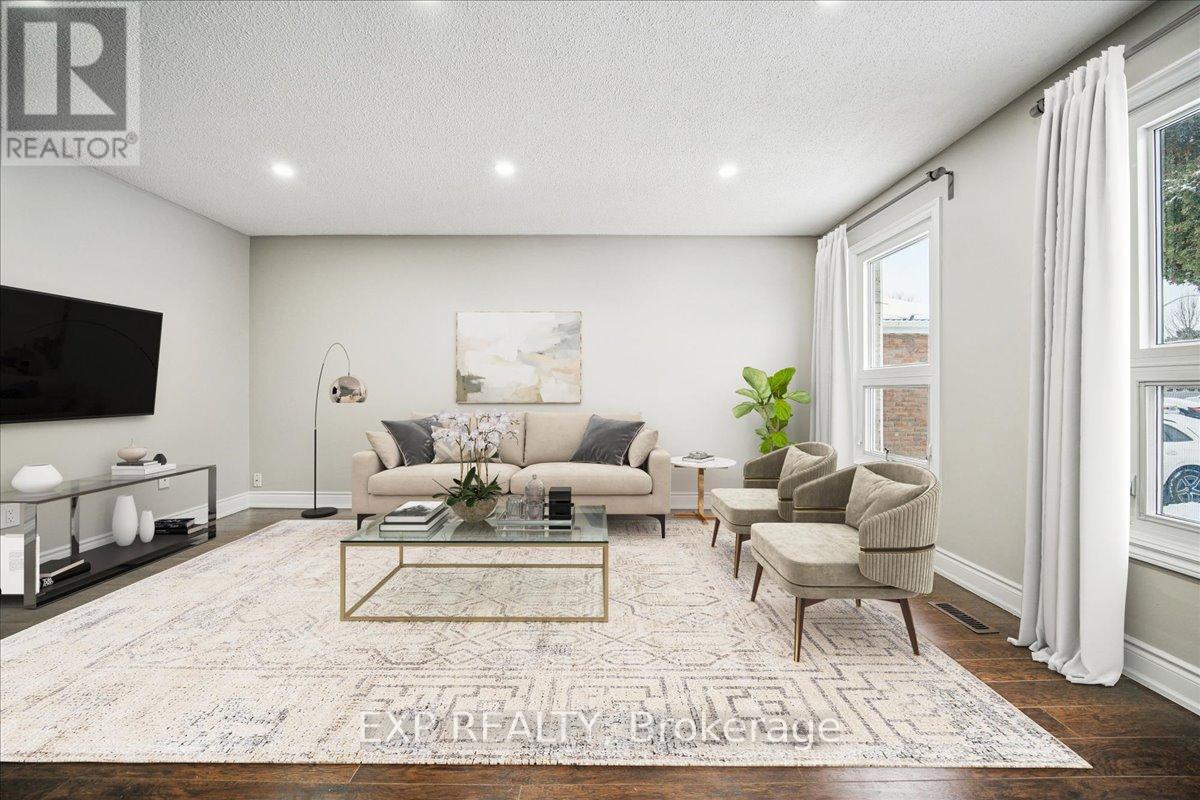 44 Newcastle Crescent, Brampton, Ontario  L6S 3Y8 - Photo 4 - W13001866