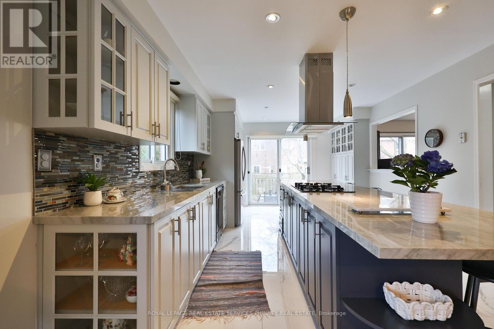 2031 Pen Street, Oakville, Ontario  L6H 3L2 - Photo 11 - W13001900