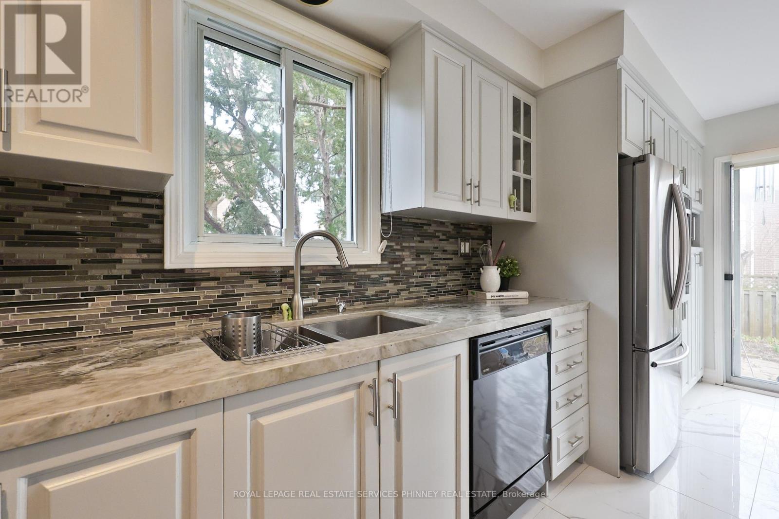 2031 Pen Street, Oakville, Ontario  L6H 3L2 - Photo 13 - W13001900