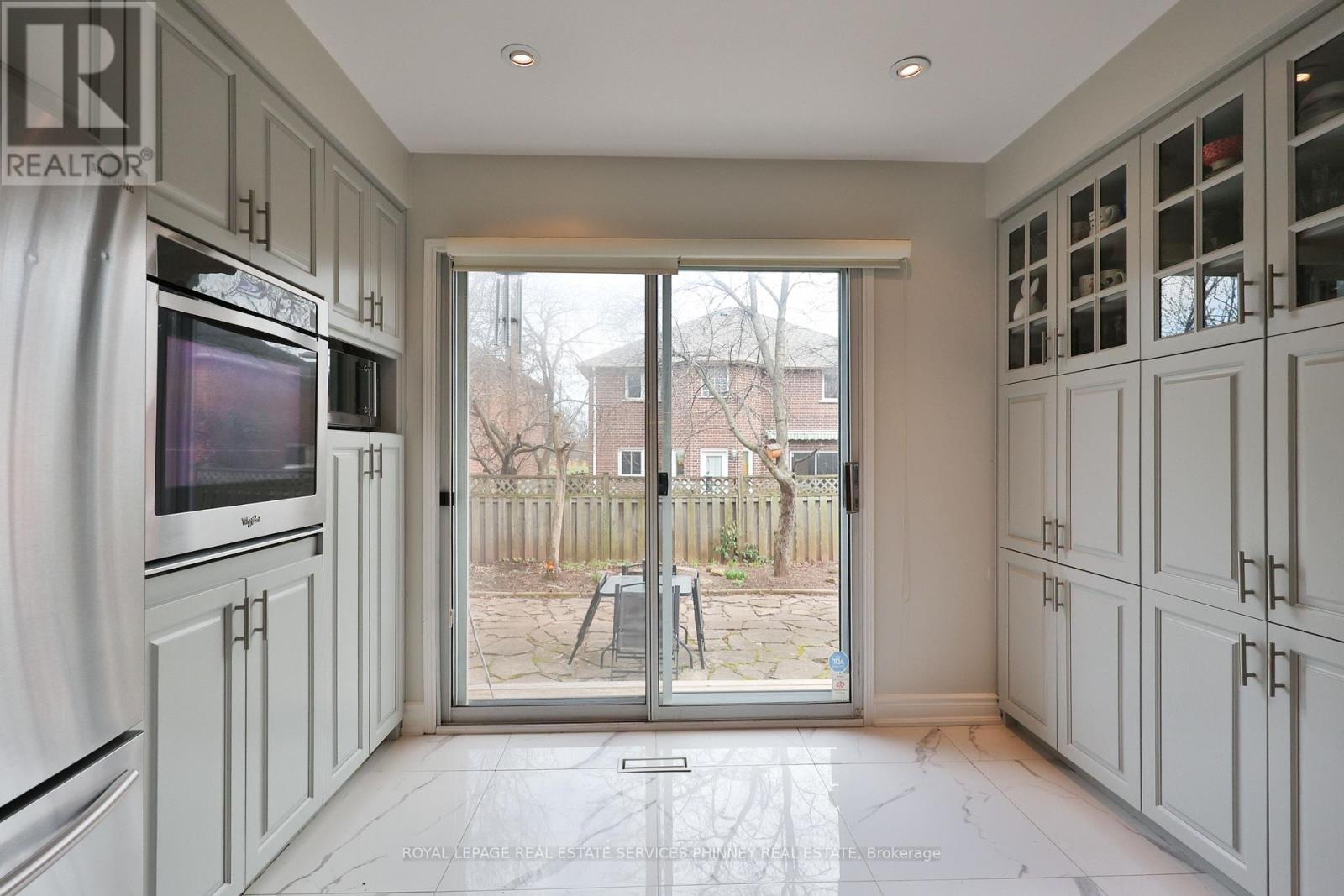 2031 Pen Street, Oakville, Ontario  L6H 3L2 - Photo 14 - W13001900