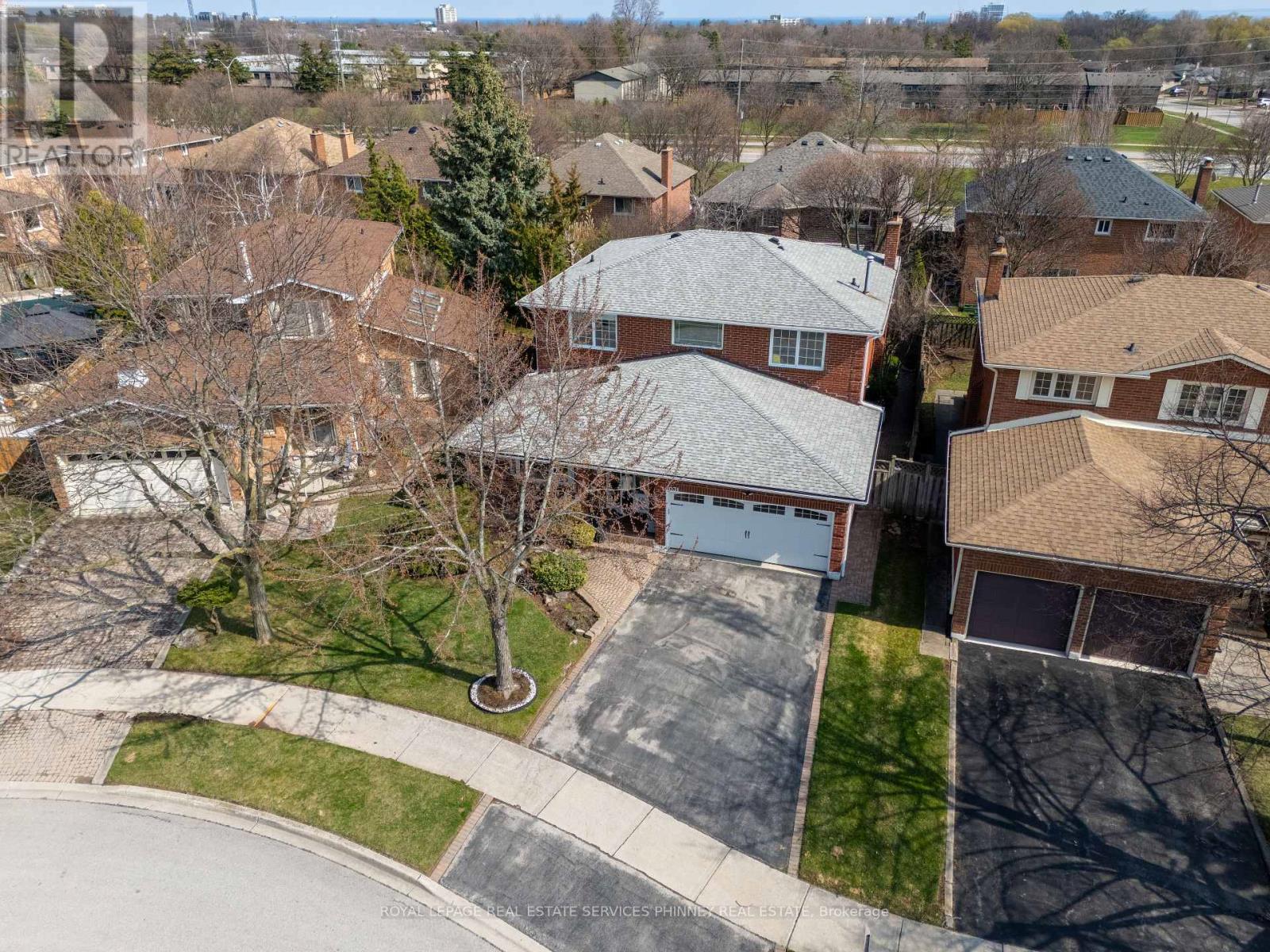 2031 Pen Street, Oakville, Ontario  L6H 3L2 - Photo 2 - W13001900