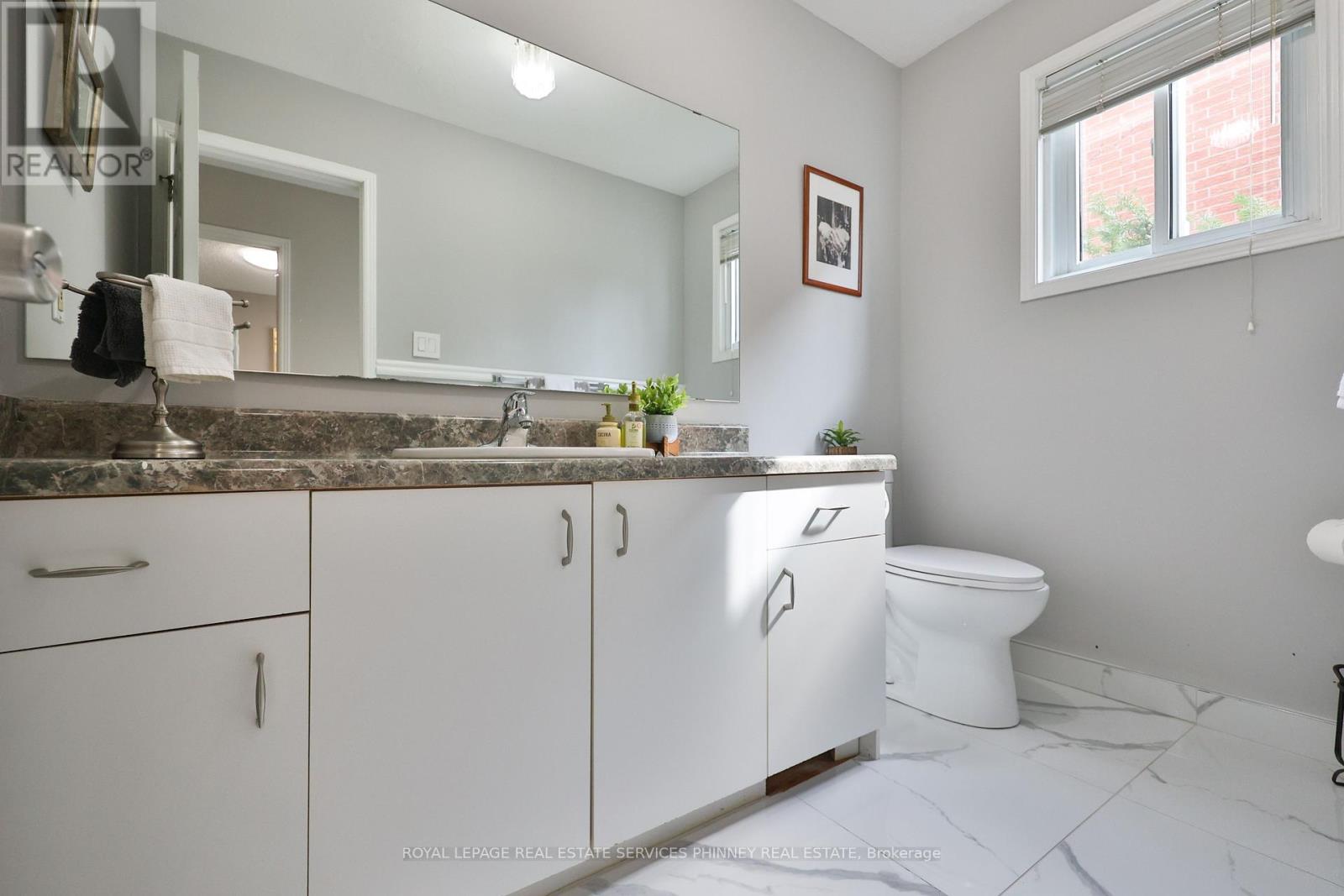 2031 Pen Street, Oakville, Ontario  L6H 3L2 - Photo 21 - W13001900