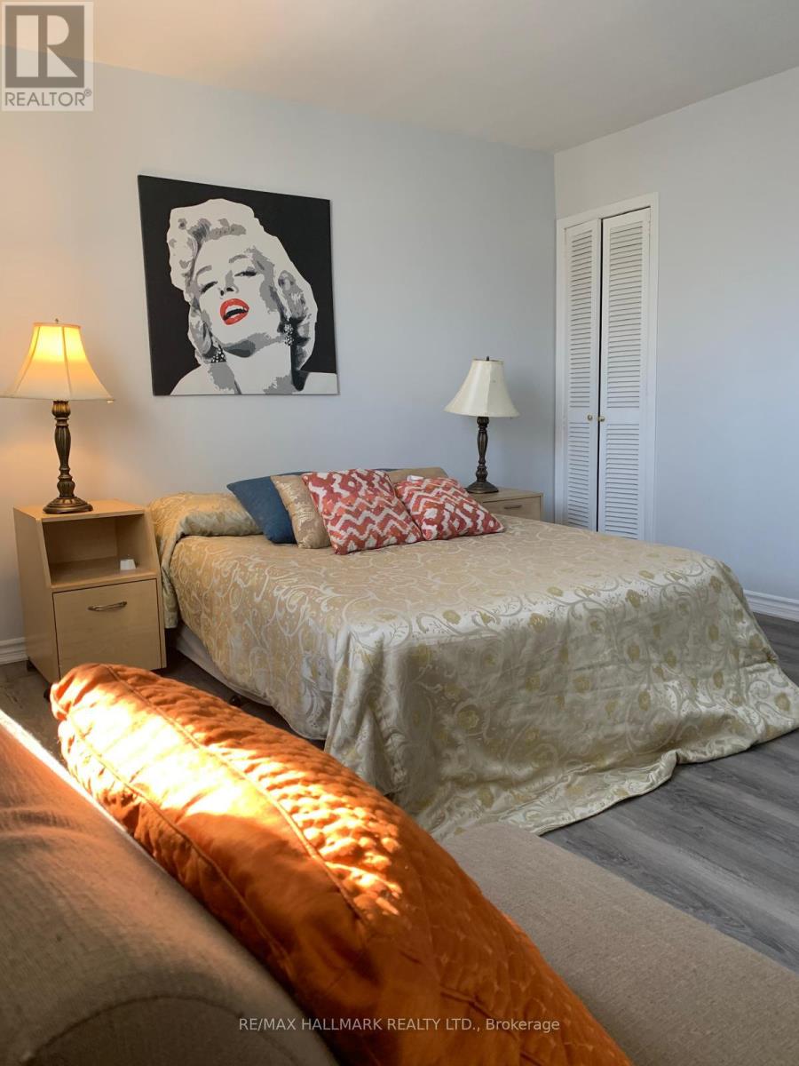 Main - 70 Rockwell Avenue, Toronto, Ontario  M6N 1N6 - Photo 10 - W13001962