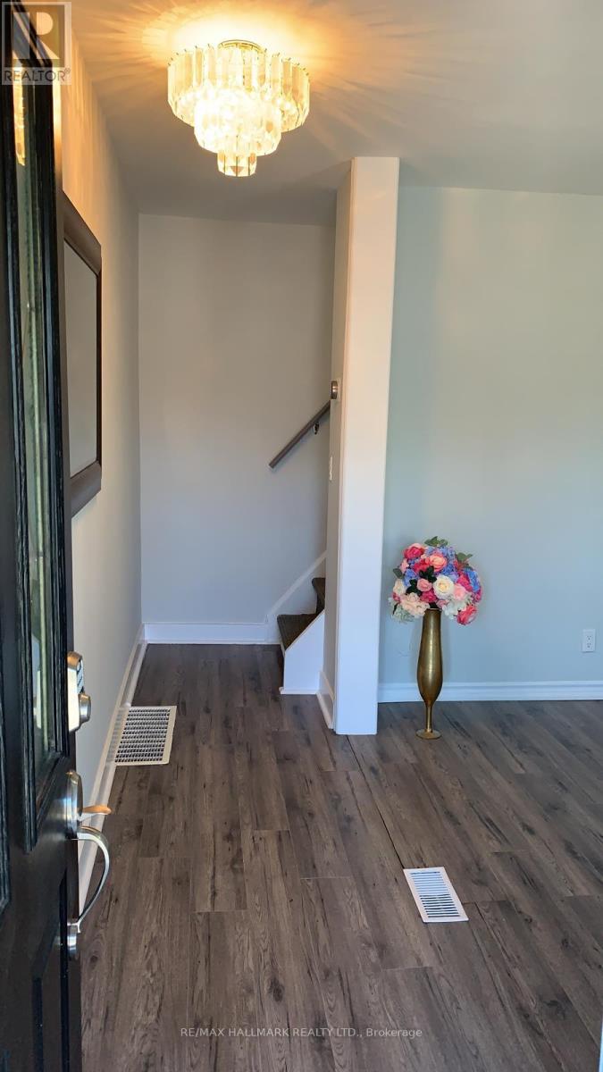 Main - 70 Rockwell Avenue, Toronto, Ontario  M6N 1N6 - Photo 7 - W13001962