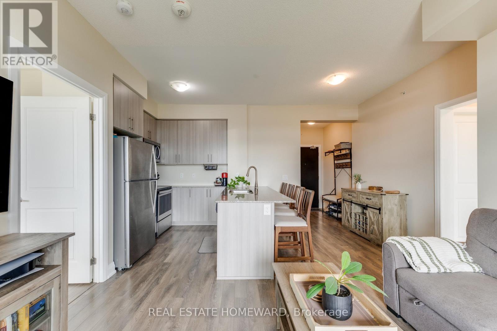 211 - 65 Yorkland Boulevard, Brampton, Ontario  L6P 4M5 - Photo 4 - W13001980