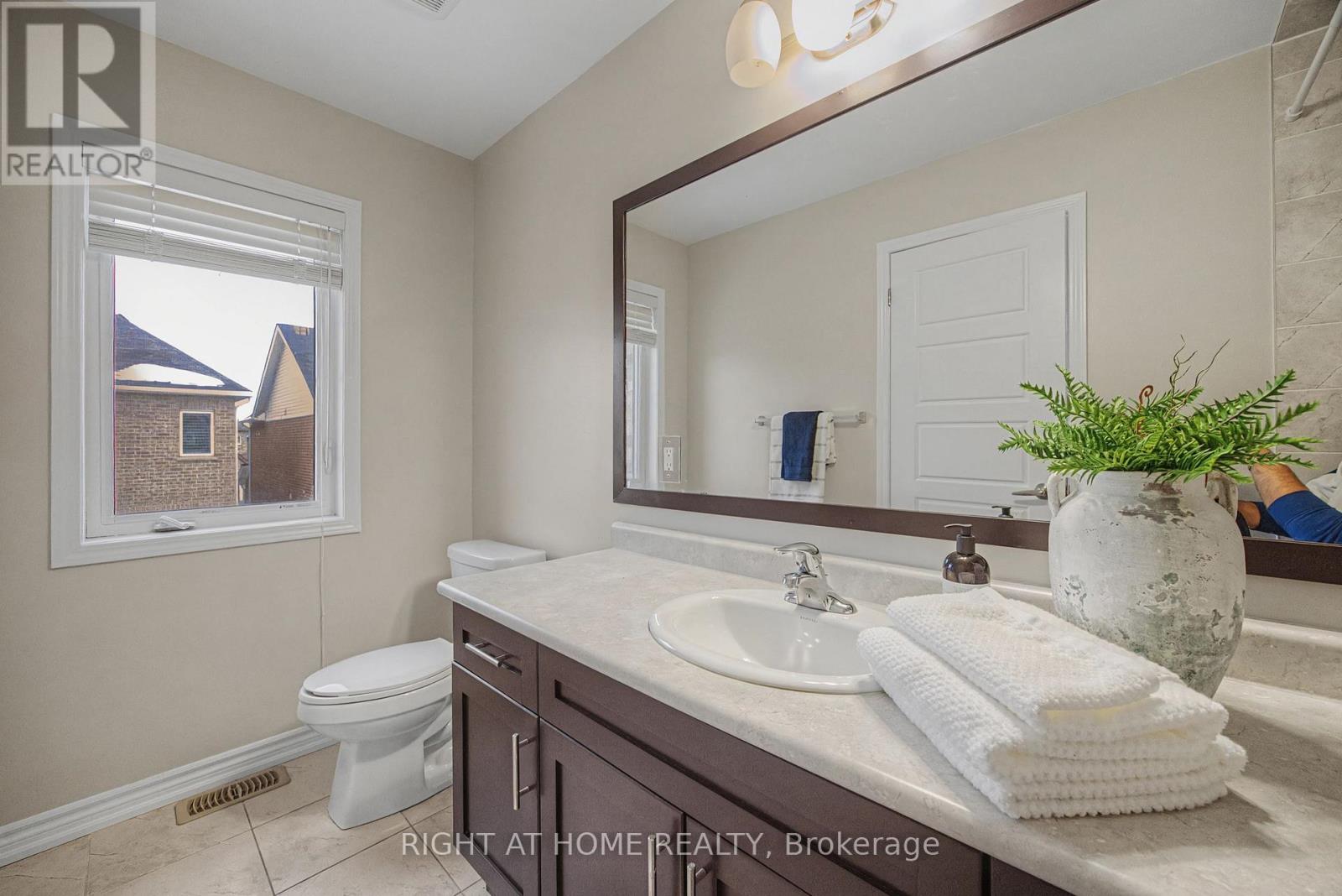 1235 Mulroney Heights, Milton, Ontario  L9E 1G1 - Photo 32 - W13002018