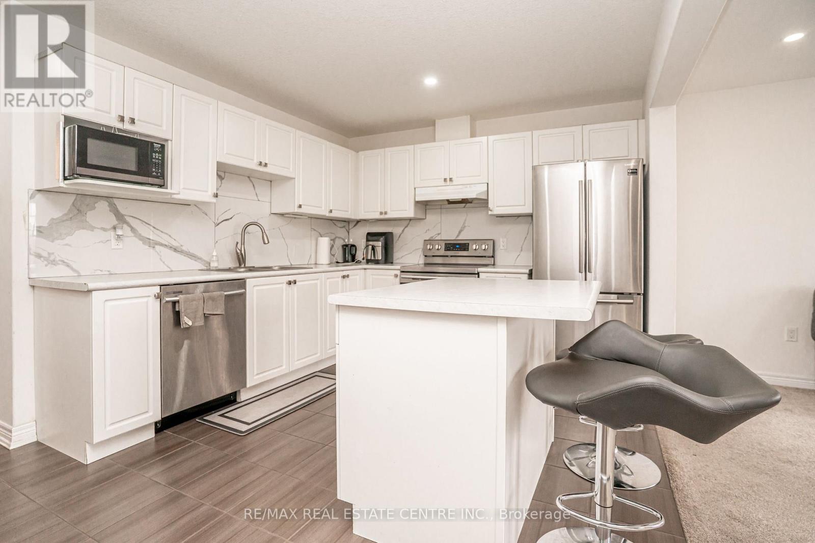 11 Winterton Court, Orangeville, Ontario L9W 7N5 - Photo 5 - W13002026