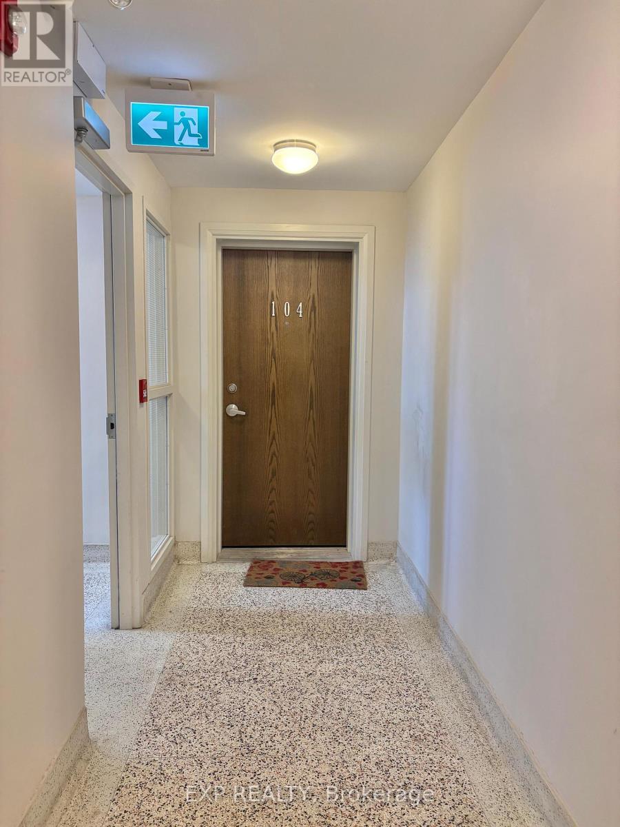 104 - 5 Paisley Boulevard E, Mississauga, Ontario  L6A 1P3 - Photo 2 - W13002034