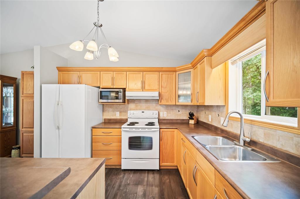 2 Block 18 Road, Falcon Lake, Manitoba  R0E 0N0 - Photo 16 - 202607364