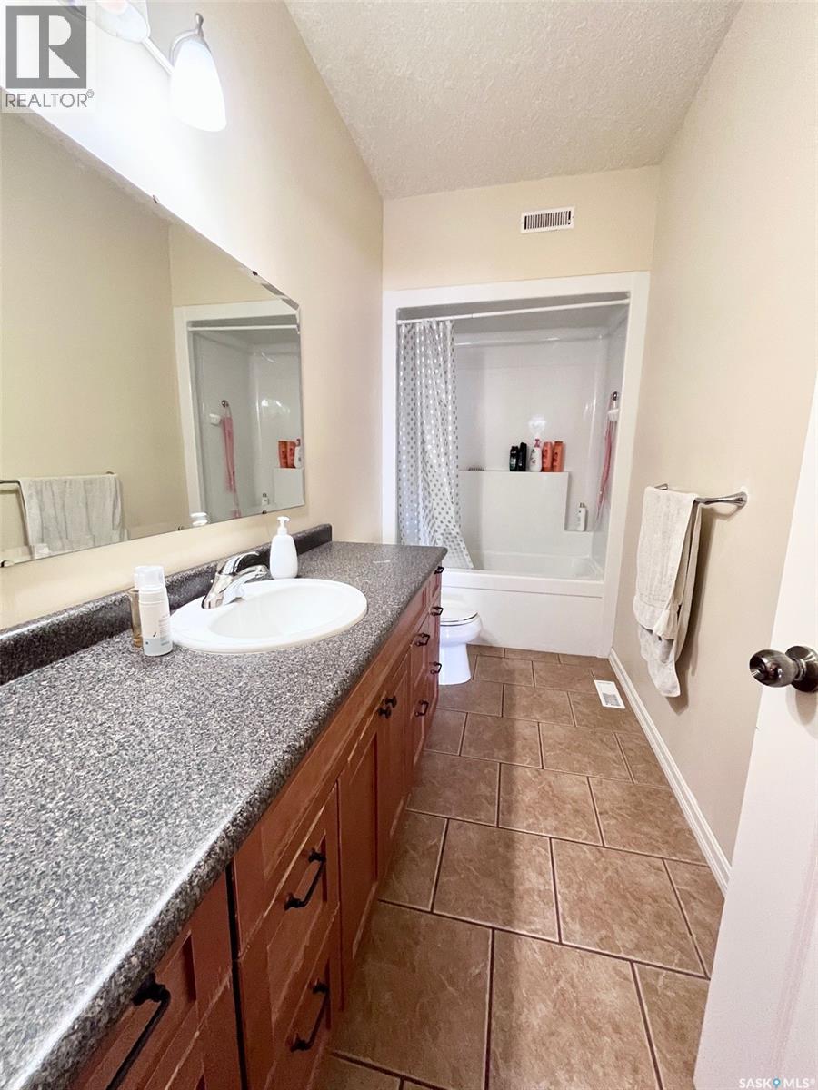 2 211 20th Street W, Prince Albert, Saskatchewan  S6V 4G5 - Photo 19 - SK032991