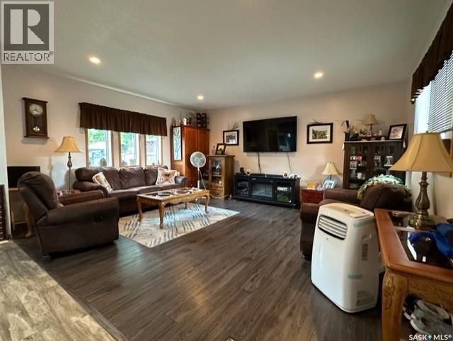 358 Prince Edward Street, Melville, Saskatchewan  S0A 2P0 - Photo 3 - SK032817