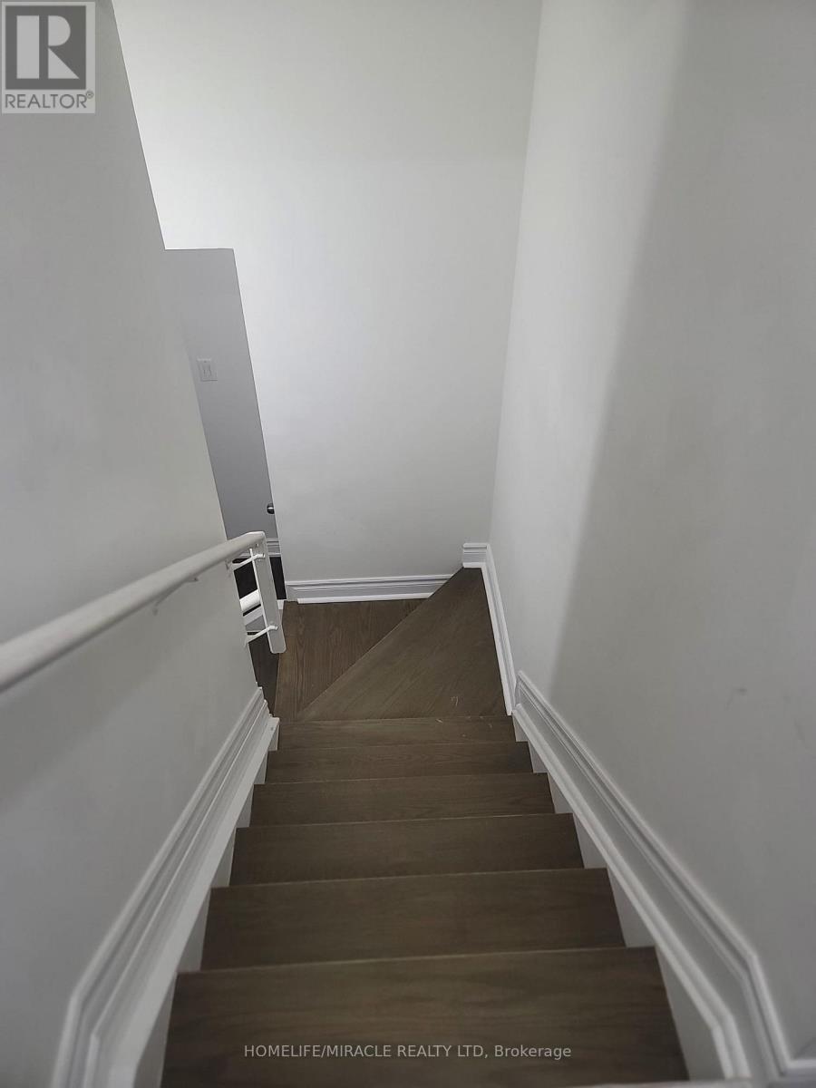 7 Albert Christie Street, Clarington, Ontario  L1C 0T5 - Photo 2 - E13001018