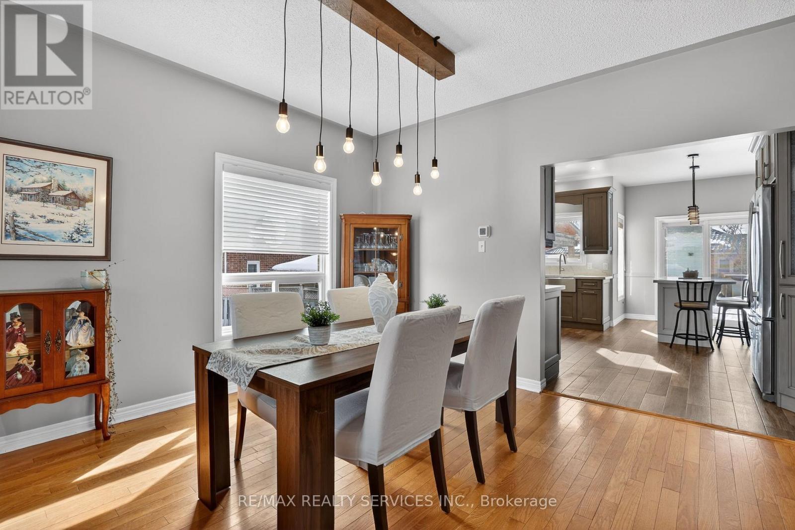 4 Valleybrae Court, Caledon, Ontario  L7C 1B8 - Photo 9 - W12846924