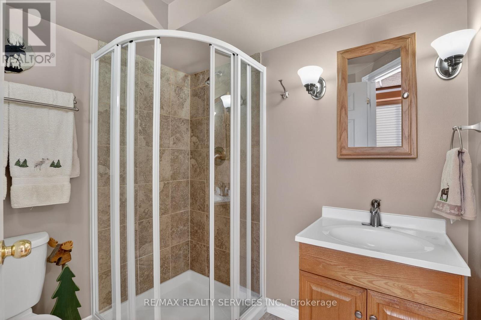 4 Valleybrae Court, Caledon, Ontario  L7C 1B8 - Photo 30 - W12846924