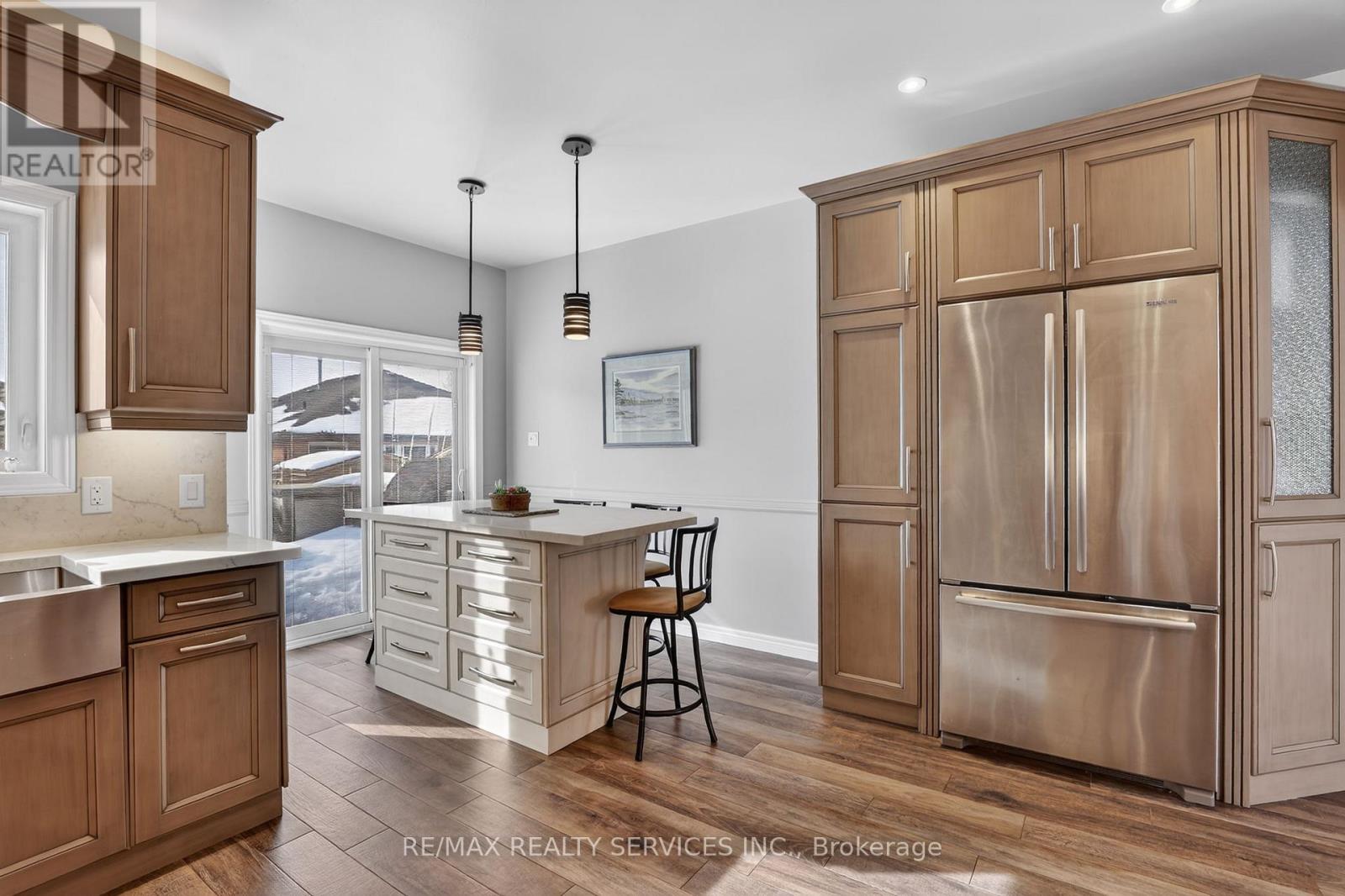 4 Valleybrae Court, Caledon, Ontario  L7C 1B8 - Photo 12 - W12846924