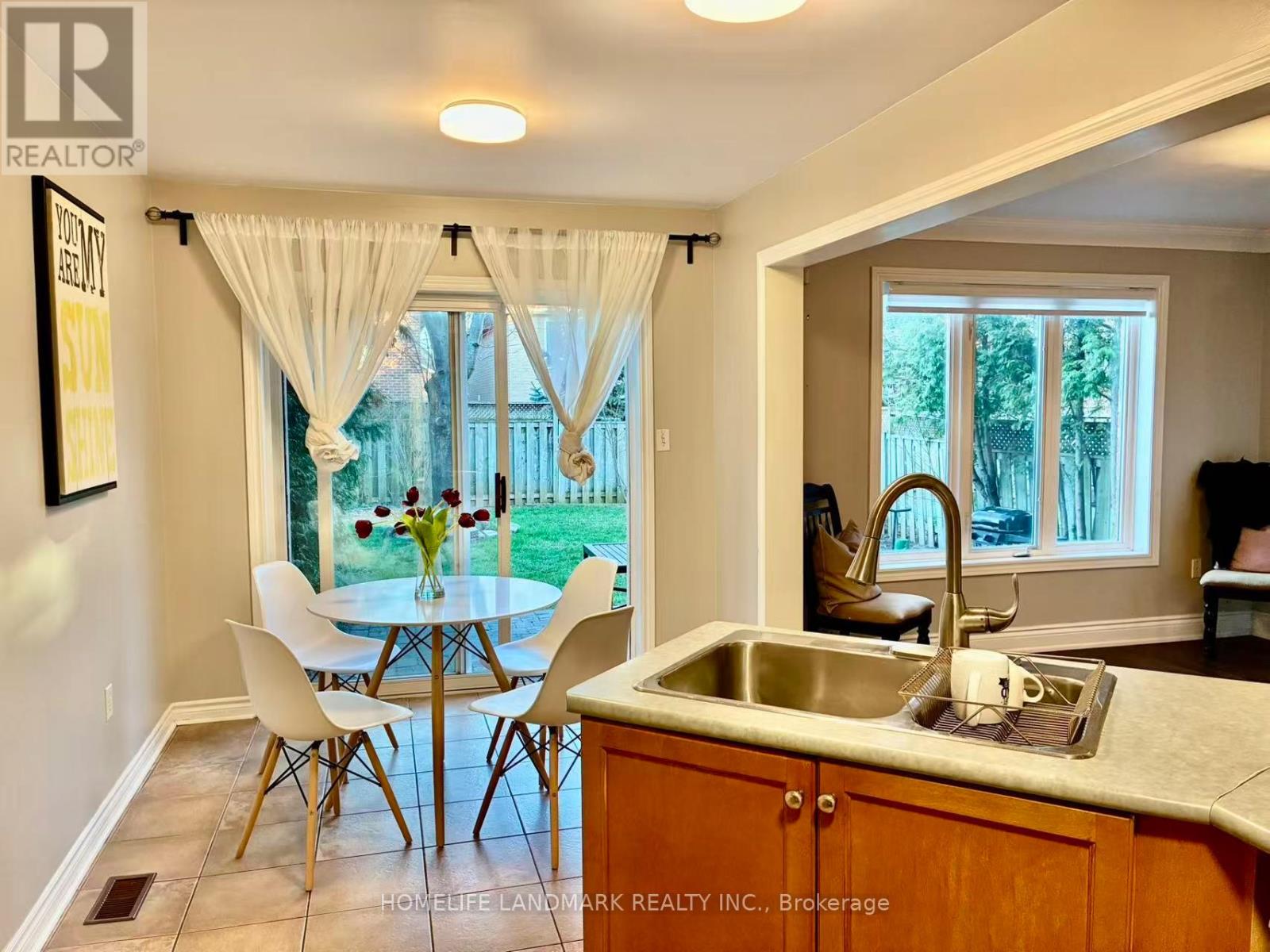 2066 Shady Glen Road, Oakville, Ontario  L6M 3P1 - Photo 10 - W12933772