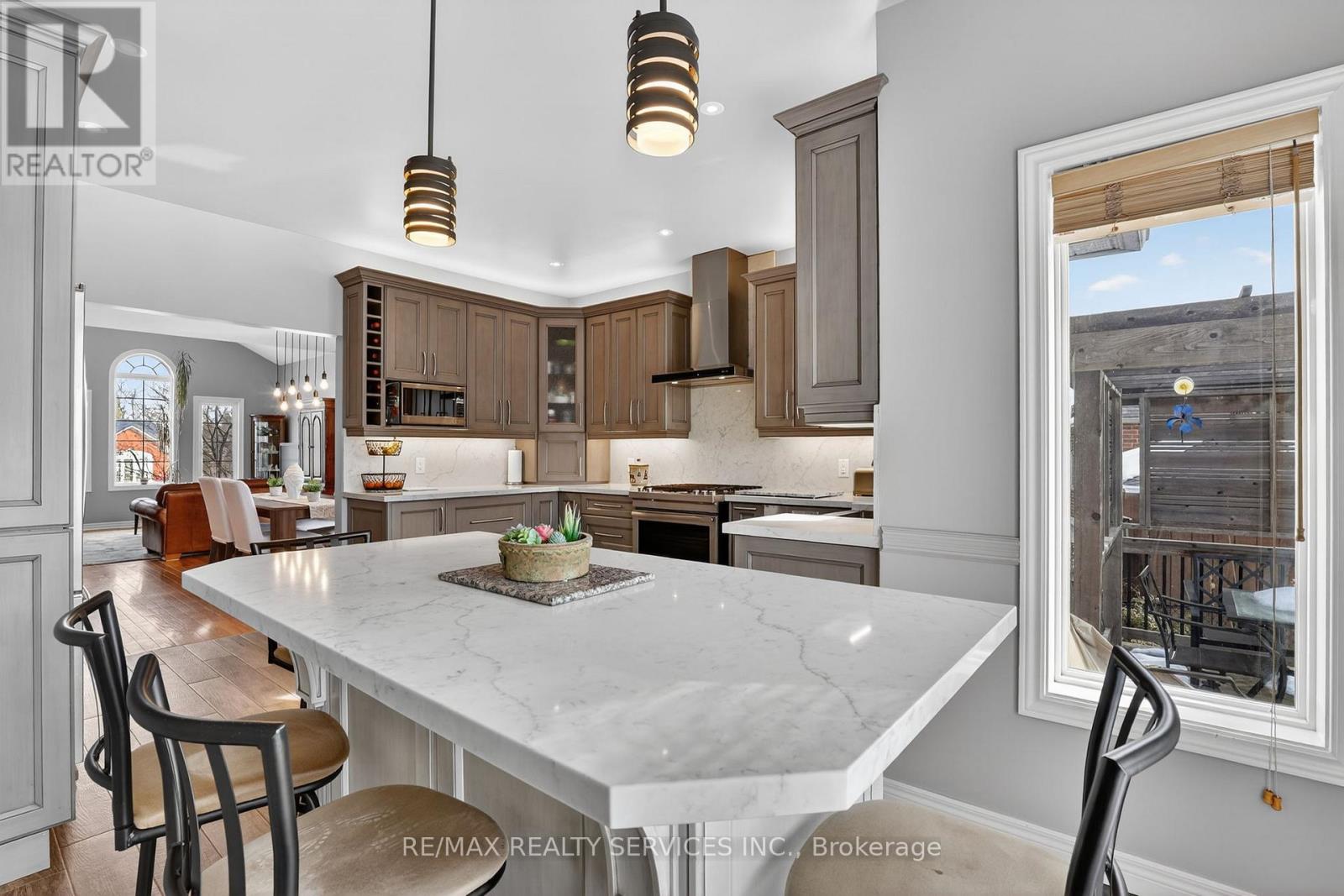 4 Valleybrae Court, Caledon, Ontario  L7C 1B8 - Photo 14 - W12846924