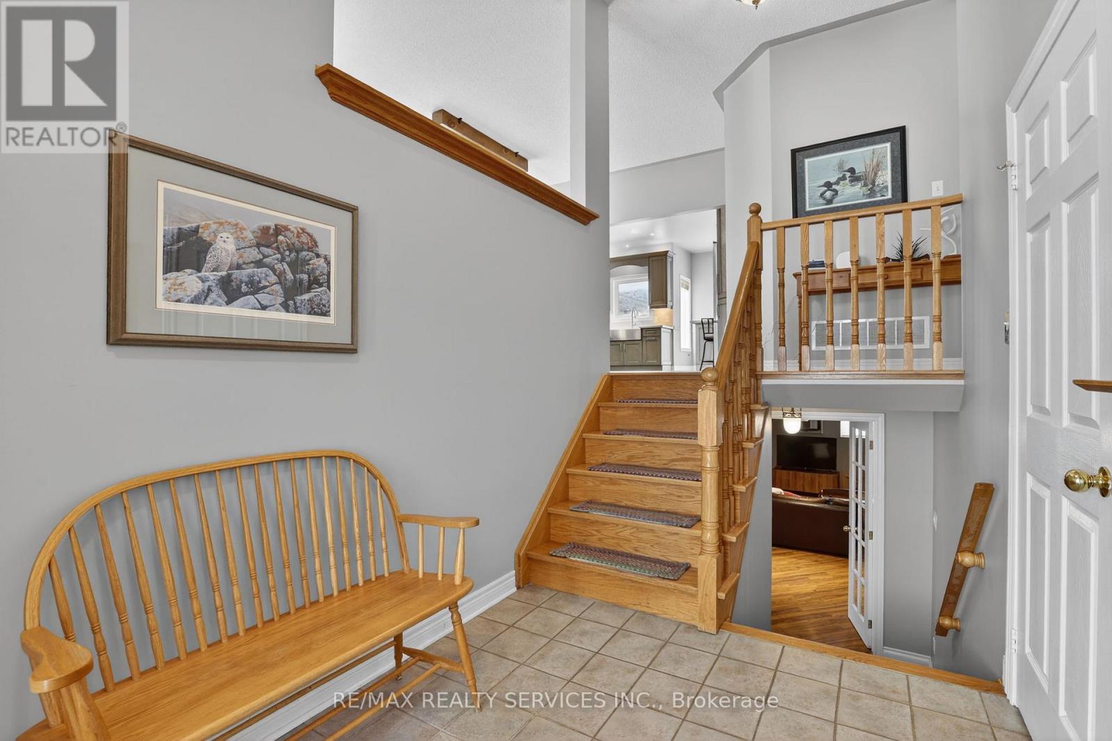 4 Valleybrae Court, Caledon, Ontario  L7C 1B8 - Photo 5 - W12846924