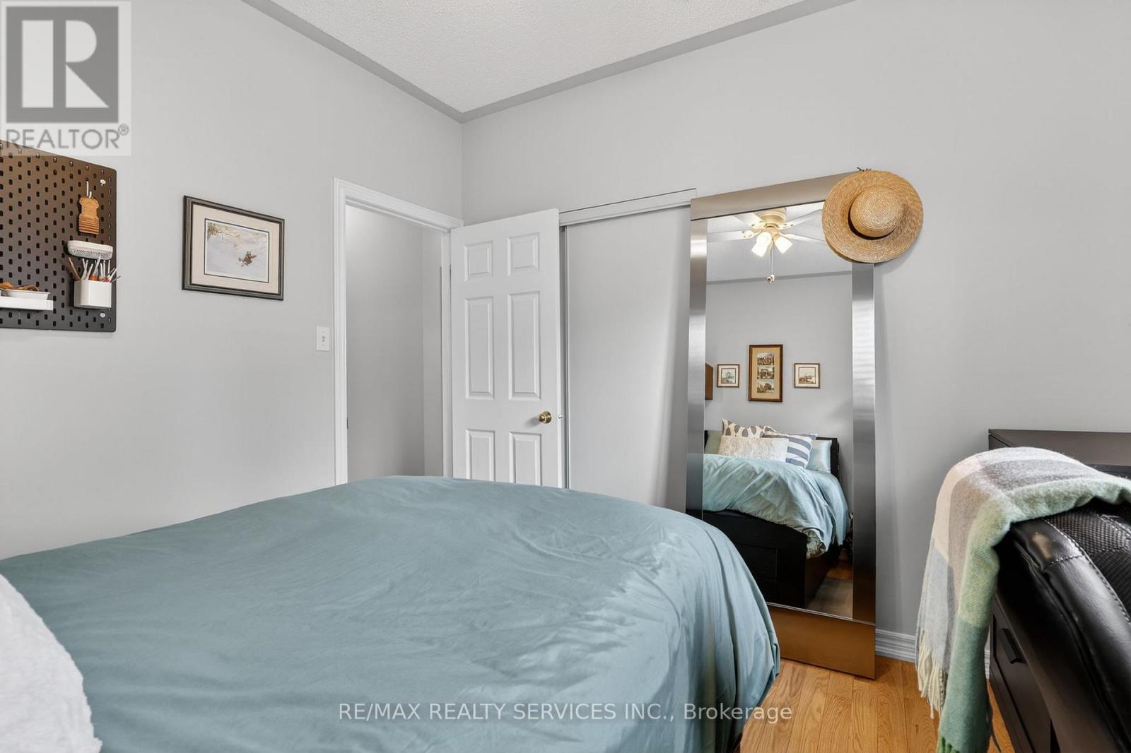 4 Valleybrae Court, Caledon, Ontario  L7C 1B8 - Photo 16 - W12846924