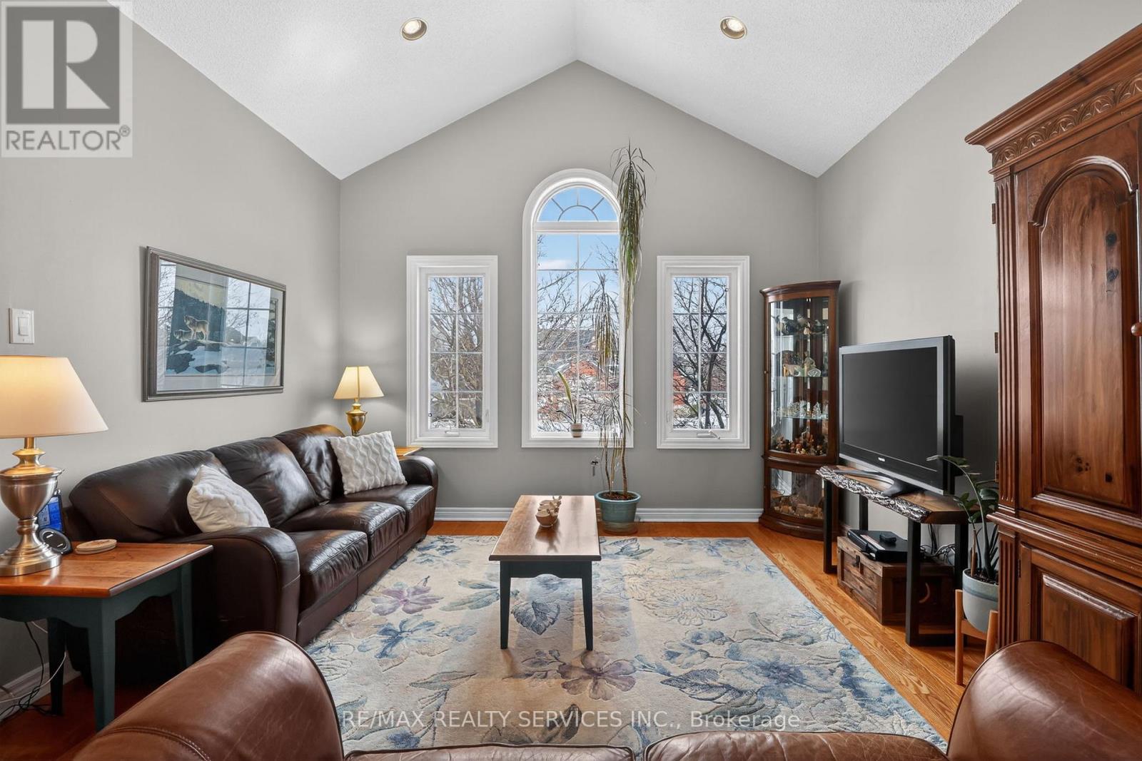 4 Valleybrae Court, Caledon, Ontario  L7C 1B8 - Photo 7 - W12846924