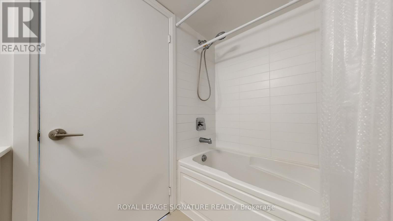 509 - 1461 Lawrence Avenue W, Toronto, Ontario  M6L 0A6 - Photo 21 - W13000398