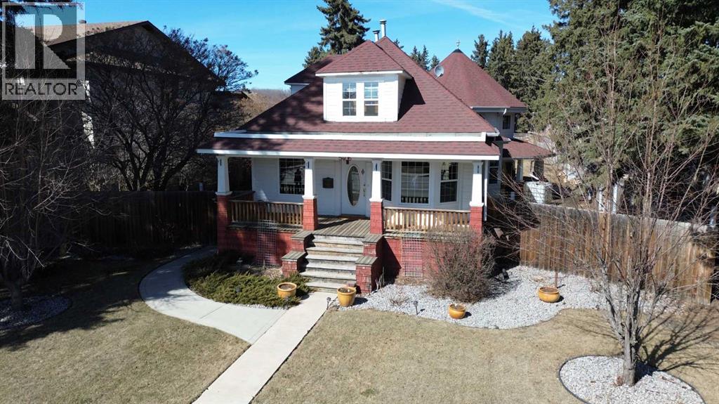 5406 50 Avenue, Lacombe, Alberta  T4L 1N5 - Photo 2 - A2294057