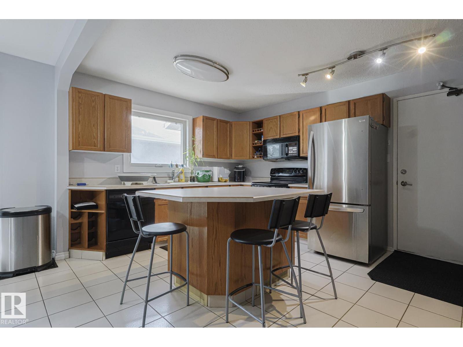 10439 16 Av Nw, Edmonton, Alberta  T6J 5T1 - Photo 5 - E4482342