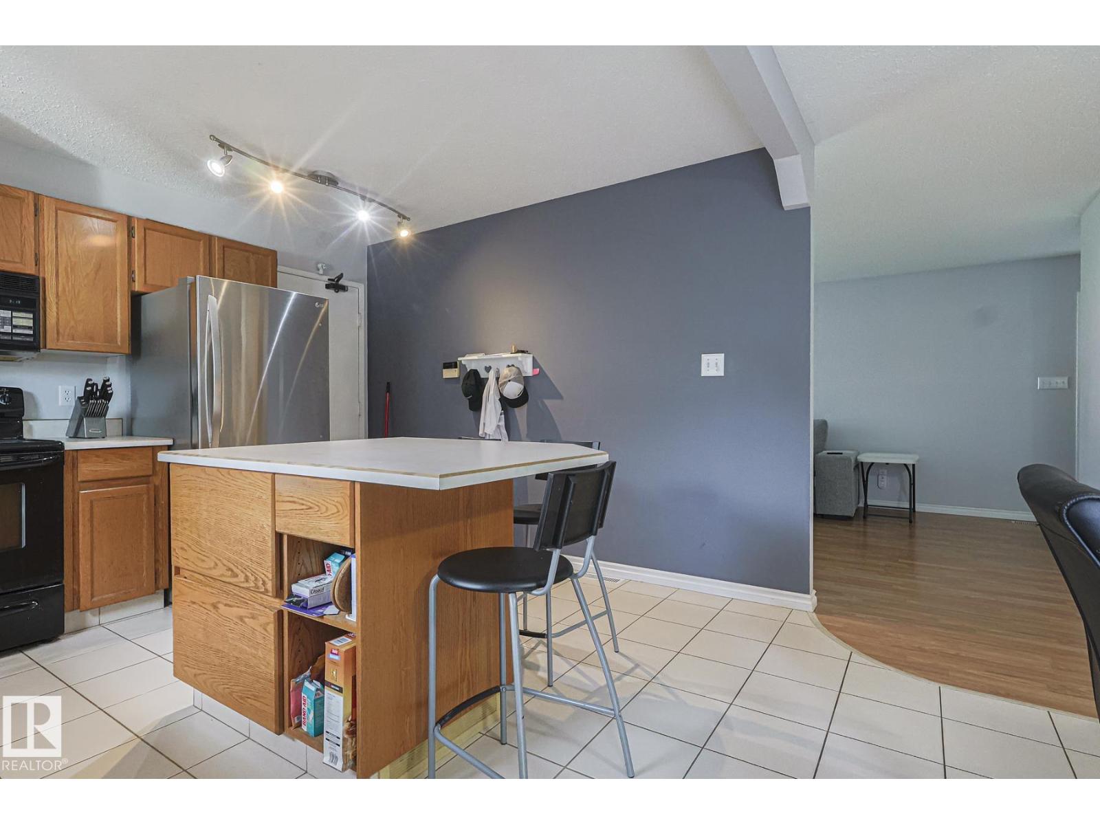 10439 16 Av Nw, Edmonton, Alberta  T6J 5T1 - Photo 8 - E4482342